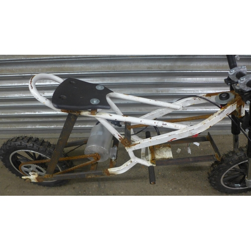 5132 - An electric scooter and an electric bike frame