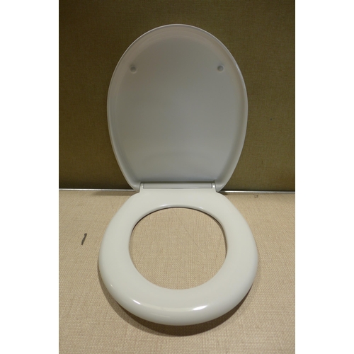 6034 - Roper Rhodes toilet seat   (351-319) *This lot is subject to VAT