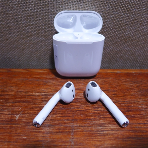 6072 - Apple AirPods with charging case (2nd generation) model no: mv7n2zm/a, Original RRP £99.99 + VAT (35... 