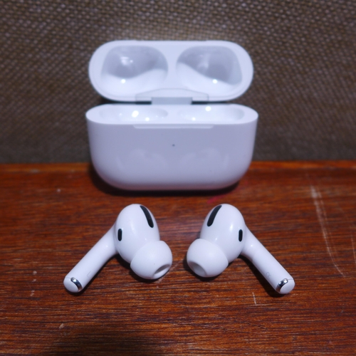 6088 - Apple AirPods Pro with magsafe charging case (2nd generation) (USB-C) model no: mtjv3zm/a, Original ... 