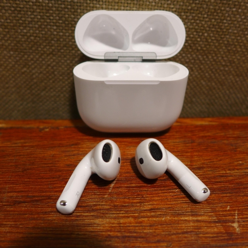 6098 - Apple AirPods with charging case and active noise cancellation (4th generation) (USB-C) model no: mx... 