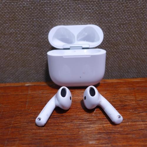 6099 - Apple AirPods with charging case and active noise cancellation (4th generation) (USB-C) model no: mx... 