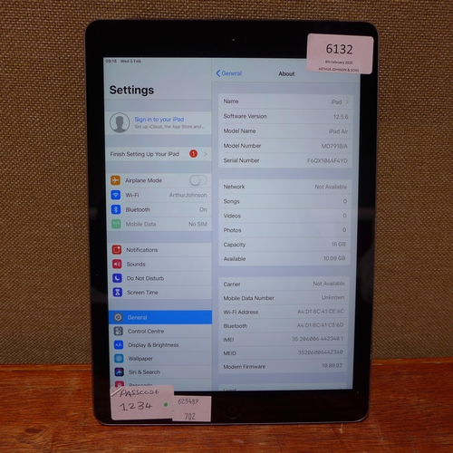 6132 - Apple iPad Air Space Grey 16GB (1st generation) model no: md791b/a (480-702) *This lot is subject to... 