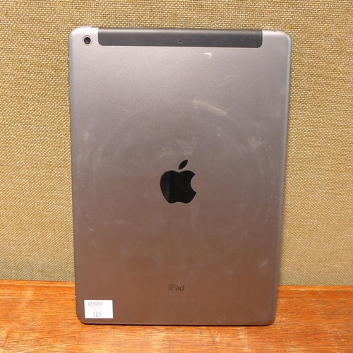 6135 - Apple iPad Air Space Grey 16GB (1st generation) model no: md791b/b (480-705) *This lot is subject to... 