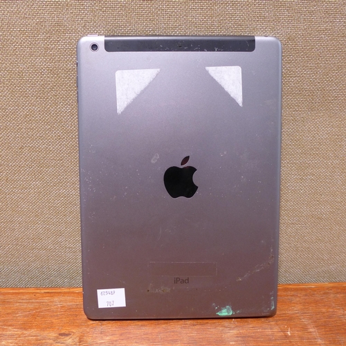 6137 - Apple iPad Air Space Grey 16GB (1st generation) model no: md791b/b (480-707) *This lot is subject to... 