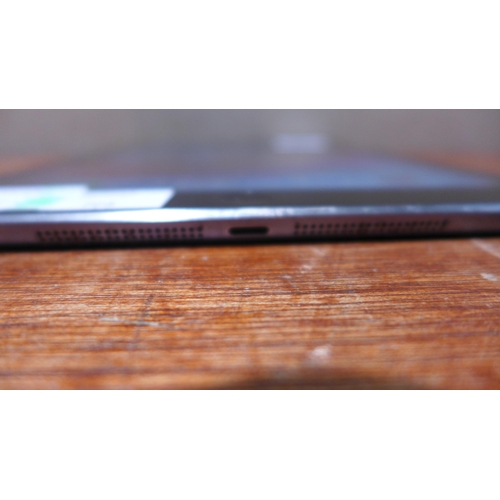 6138 - Apple iPad Air Space Grey 16GB (1st generation) model no: fd791b/b (480-708) *This lot is subject to... 