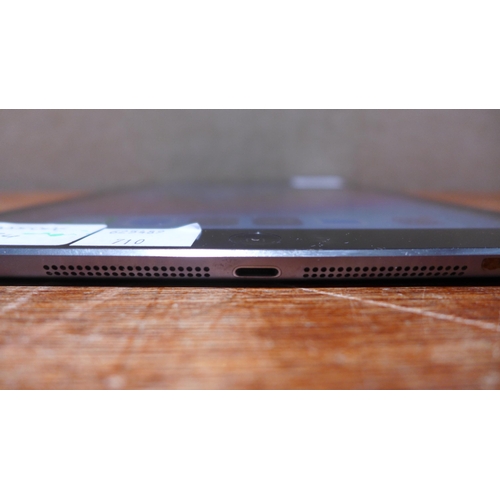 6140 - Apple iPad Air Space Grey 16GB (1st generation) model no: fd791b/b (480-710) *This lot is subject to... 