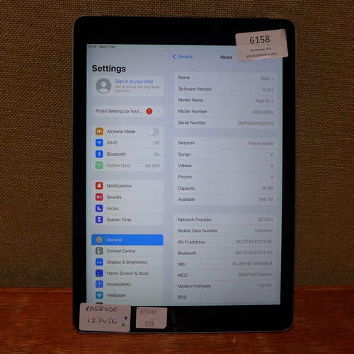 6158 - Apple iPad Air 2 Space Grey 16GB, model no: mh2u2b/a (480-728) *This lot is subject to VAT