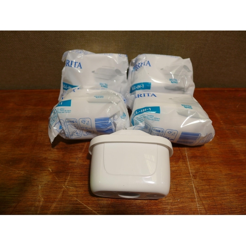 6174 - Brita Maxtra XL style jug and cartridges (351-549,553) *This lot is subject to VAT