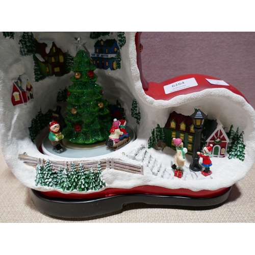 6264 - Santa boot Christmas ornament (351-393) *This lot is subject to VAT