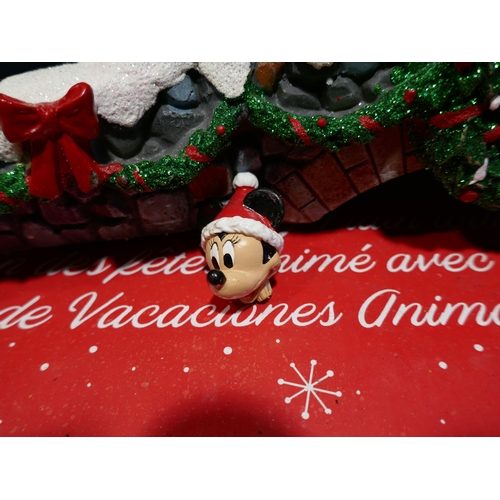 6267 - Disney Christmas tabletop train ornament (damaged) (351-375) *This lot is subject to VAT