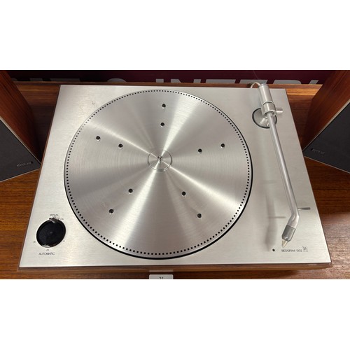 36 - A Bang & Olufsen Beogram 1202 turntable and a pair of Beovox 353 speakers