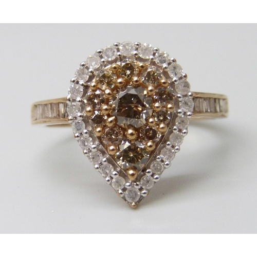 7001 - A 9ct gold diamond set cluster ring, 3.3g, S