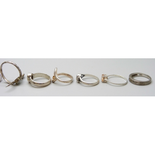 7068 - Eleven silver rings, 30g