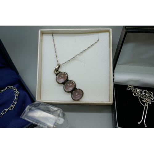 7123 - A collection of silver jewellery, and a plated yellow glass stone necklace