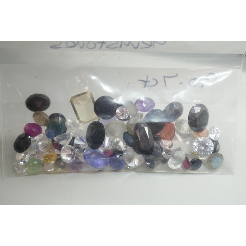 7147 - A quantity of mixed gemstones, 286.7ct in one bag, and 90.7ct in the other