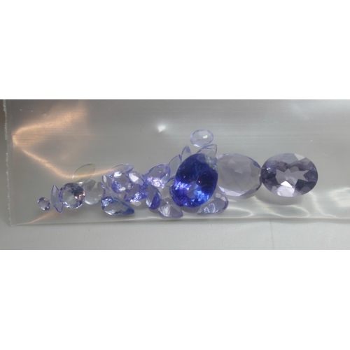 7149 - Gemstones - Fluorite, 23ct, Tanzanite, 5.7ct, and Apatite, 3.3ct