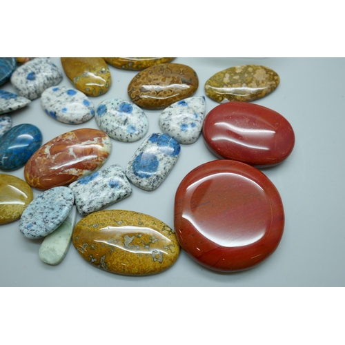 7153 - A collection of unmounted jasper, 1054.65ct total