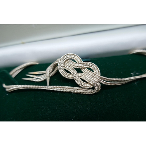 7168 - A silver necklace, 21g