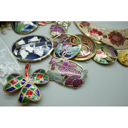 7172 - A collection of Cloisonne jewellery