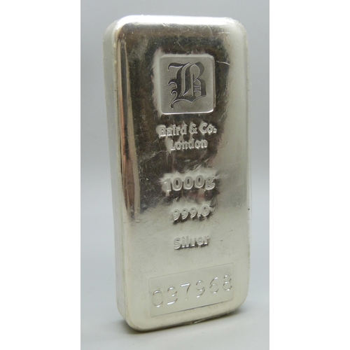 7216 - A Baird & Co. London 1000g 999.0 silver ingot bar, 037968