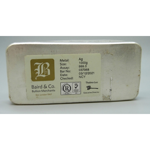 7216 - A Baird & Co. London 1000g 999.0 silver ingot bar, 037968