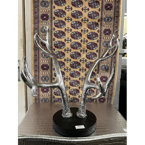 3080 - Wall mounted stag horns