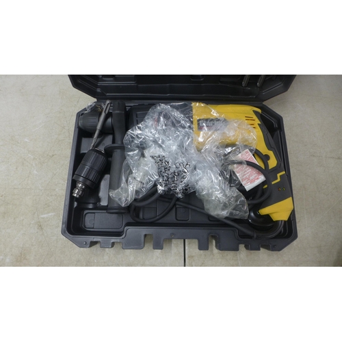 5003 - A cased Clarke Contractor CON720RHD professional 5 function SDS+ rotary hammer drill* This lot is su... 