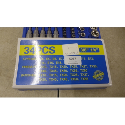 5017 - A cased 34 piece male/female Torx socket set