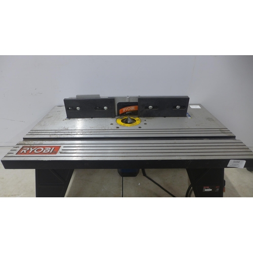 5034 - A Ryobi ART-01 230v router table with router fitted