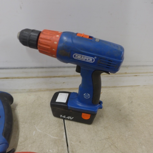 5046 - A quantity of power tools including a Draper 240V hammer drill, a Draper 14.4V cordless hammer drill... 