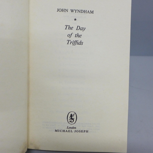 2015 - Two volumes; The Day of the Triffids, John Wyndham, first edition and The Jungle Book, Rudyard Kipli... 