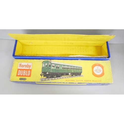 2133 - A collection of empty model rail boxes, all Hornby, together with a Meccano Hornby 6800 set, and a l... 