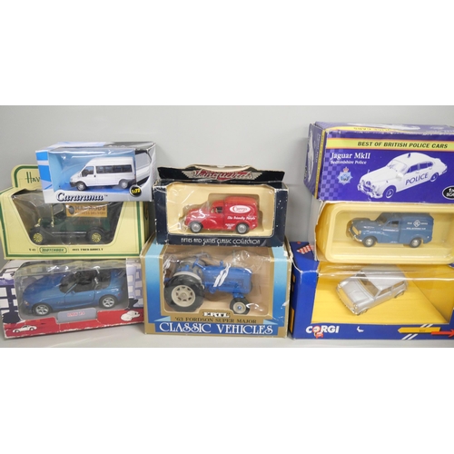 2142 - A collection of boxed die-cast vehicles including Matchbox Models of Yesteryear Harrods 1922 Ford Mo... 