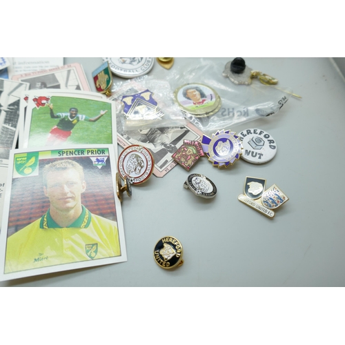 2193 - A collection of football cards and stickers, some autographed, together with enamelled badges