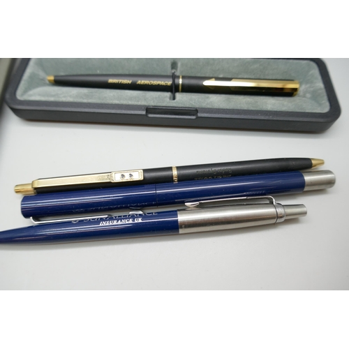 2194 - A collection of pens, Papermate and Parker, four boxed