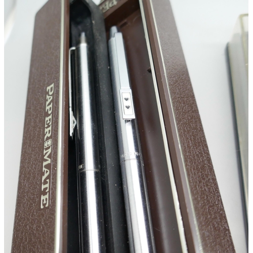 2194 - A collection of pens, Papermate and Parker, four boxed