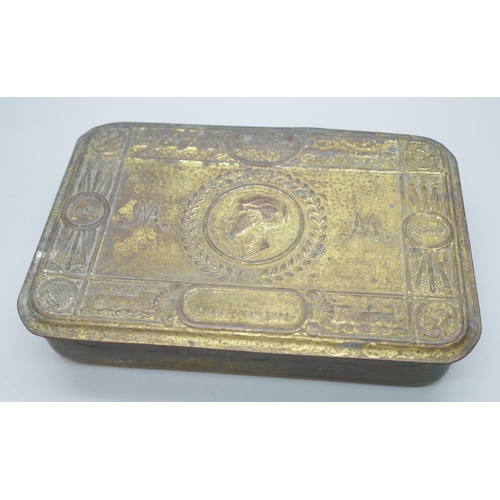 2199 - A WWI 1914 Christmas tin, a/f, split