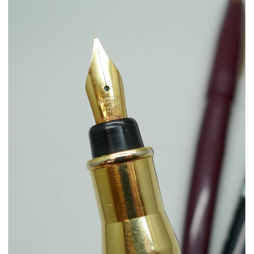 2222 - Seven fountain pens