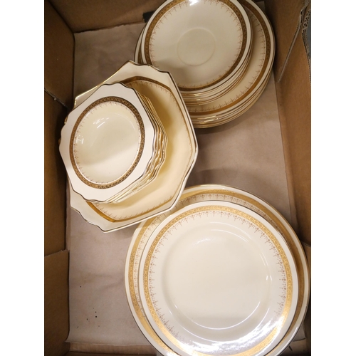 A Crown Devon Fieldings 2745 pattern dinner service, six settings ...
