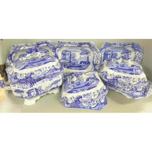 2335 - A Copeland Spode Italian blue and white soup tureen and ladle, and four covered vegetable dishes **P... 