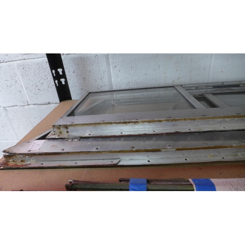 5130 - 2 boat window frames