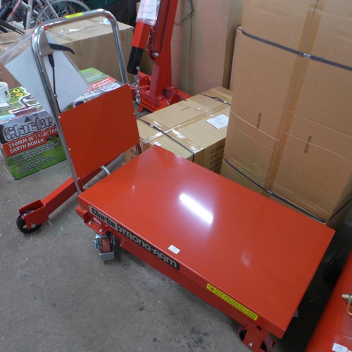 5147 - A Sample Clarke Strong-Arm SPA350 350kg capacity hydraulic lifting table* This lot is subject to VAT