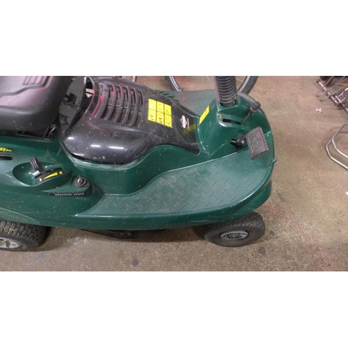 5157 - An Atco Rider 25 ELV63 ride on lawn mower - with key