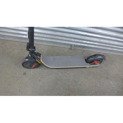 5172C - A Life 350 HC electric scooter - with charger *Police repossession