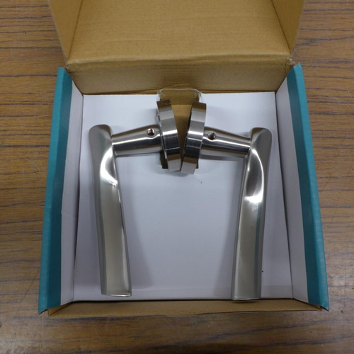 5088 - 6 boxed Access hardware door handles