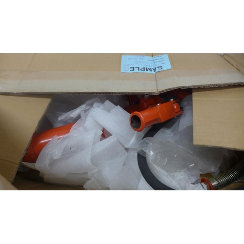 5183 - A sample 4 ton manual hydraulic bench press with 4 ton manual hydraulic pump in box * This lot is su... 