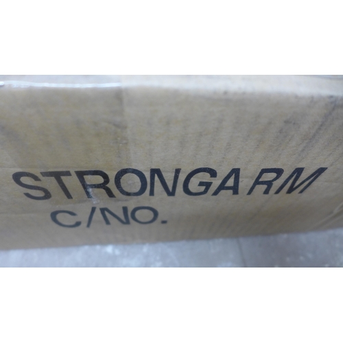 5184 - A boxed sample manual hydraulic 10 ton pump & ram* This lot is subject to VAT