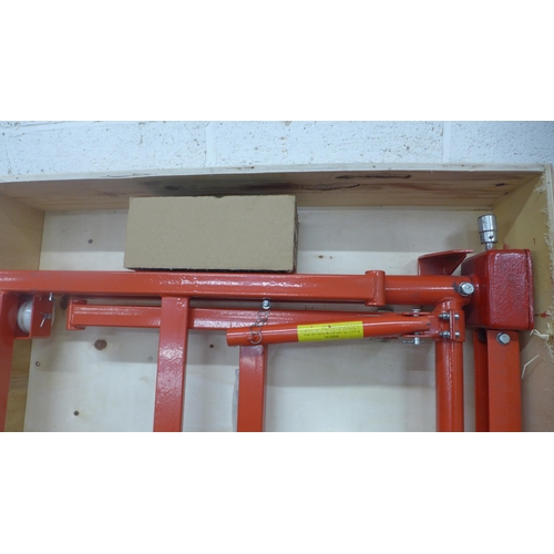 5204 - A sample 1500KG capacity mini car lift  * This lot is subject to VAT