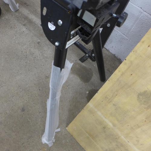 5207 - A mitre saw stand